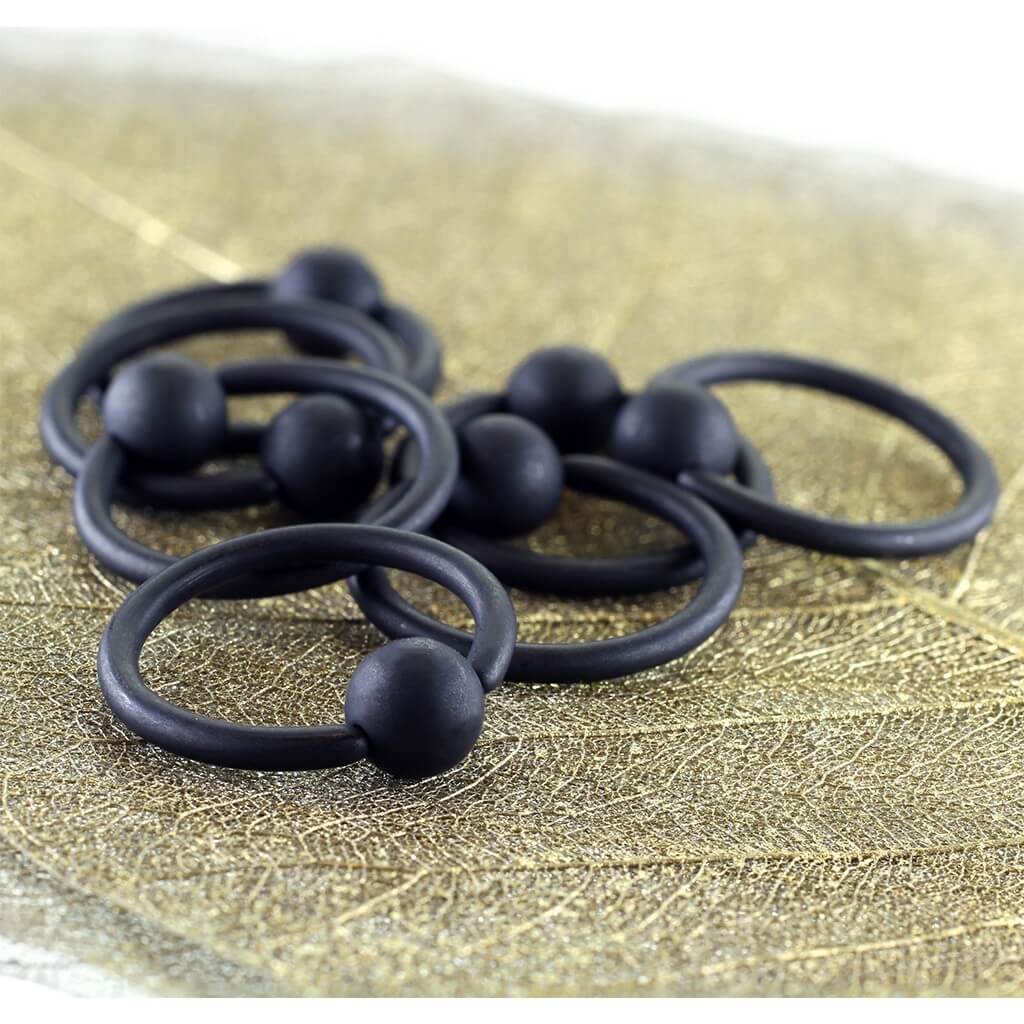 Kółko z kulką czarny zapięcie captive bead - Image 2